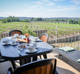 Résidence Château de Jouarres - Azille - Séjour nature au bord du Canal du Midi