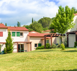 Residence Le Domaine des Cazelles *** - Cajarc - Nature holidays in Lot