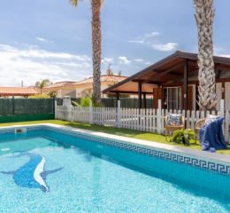 Maison Tropical - Deltebre - Rental holidays in Spain in private house with swimming pool