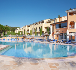 Résidence La Licorne de Haute-Provence - piscine extérieure