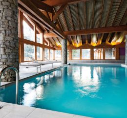 Indoor pool in Pralognan at the Les Hauts de la Vanoise tourist residence