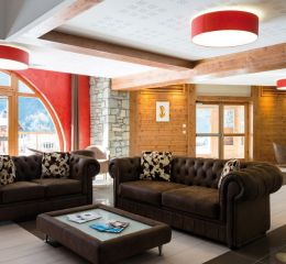 Common area and small lounge of Les Hauts de la Vanoise residence in Pralognan