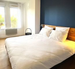 Salon des appartements 2 personnes aux Clos de la Chartreuse à Aix-en-Provence avec Ateya