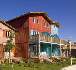 Private balcony or terrace with a pleasant south-facing exposure in the apartments at the Les Rives Marines residence in Le Teich