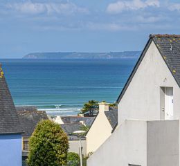 Vue sur l’océan depuis les terrasses de Pentrez à Saint-Nic