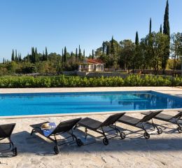 Biens exclusifs en Croatie avec deux maisonnettes et une piscine partagée de 100 m²