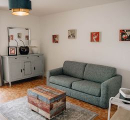 Séjour d'un gite pour six personnes avec canape lit au hameau de vouvant,
