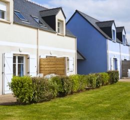 Ensemble des maisons avec jardin des terrasses de Pentrez