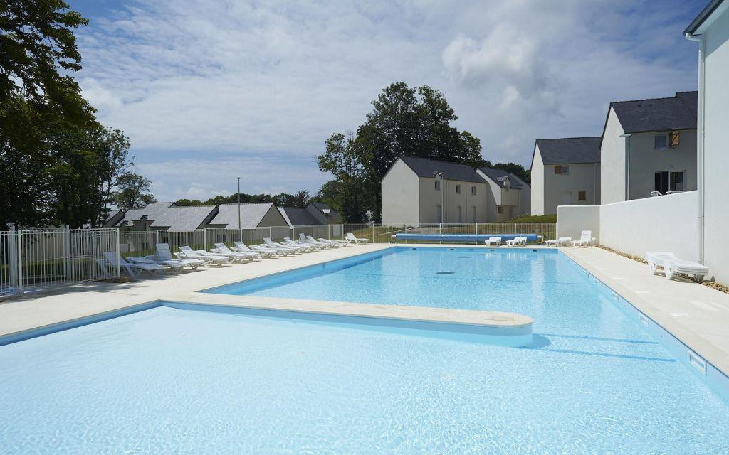 Slide Résidence Domaine de la Baie - swimming pool