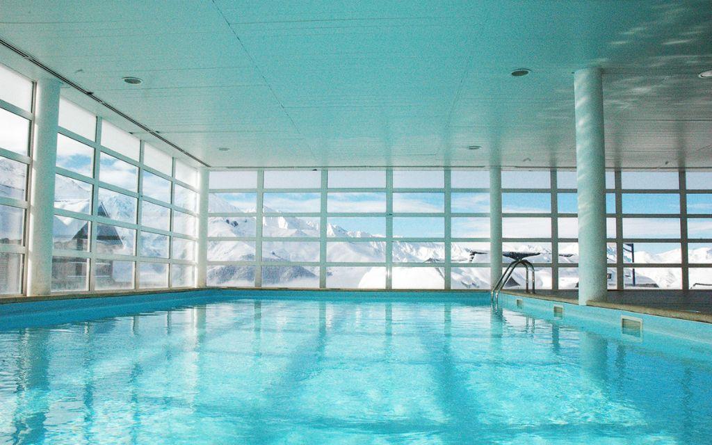 Slide Les Adrets de Peyragudes - swimming pool