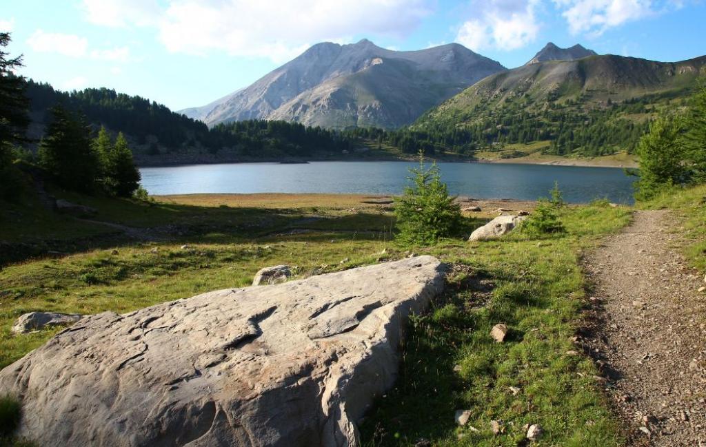 Slide Lake Allos and mountain scenery in summer