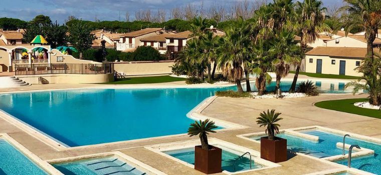 Water park with slide at the Résidence Les Tamaris & Les Portes du Soleil in Portiragnes-Plage