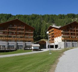 Front of the Les Chalets du Verdon residence in summer