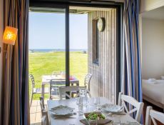 Two bedrooms apartment - Sleep 6 sea view
