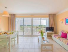 One bedroom apartment - Sleeps 5