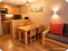 3 room flat - 6 people.