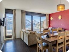 Three bedrooms apartment - Sleeps 8