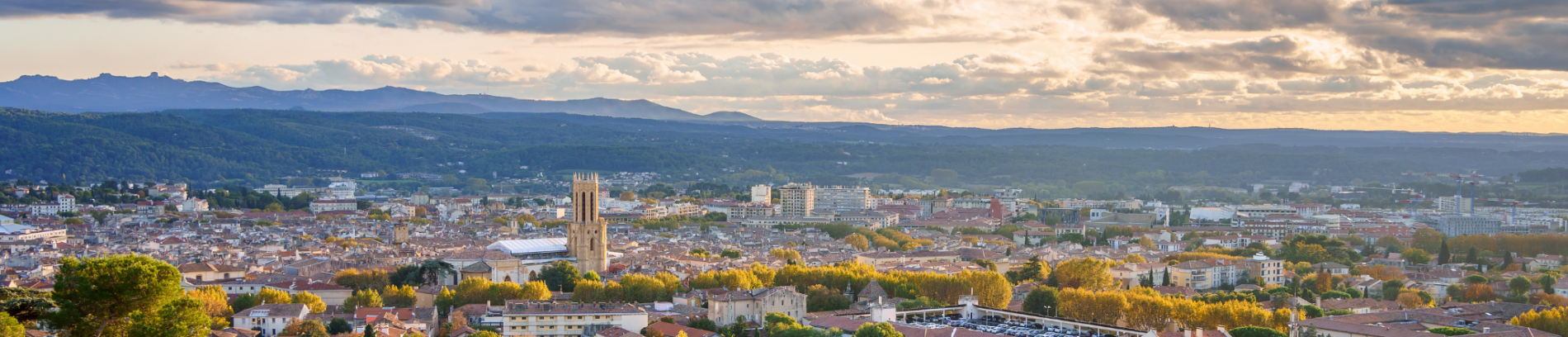 Slide Vue panoramique sur la ville d'Aix-en-Provence